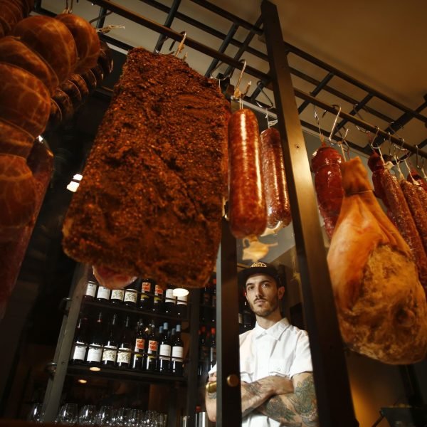 Chef Nathan Sasi en su restaurante Mercado Australia 2016