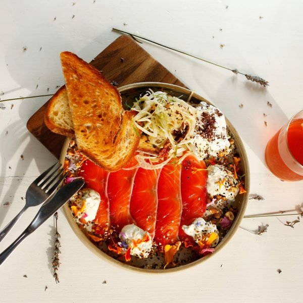 Salmon curado en remolacha, desayuno en restaurante Australiano 2016